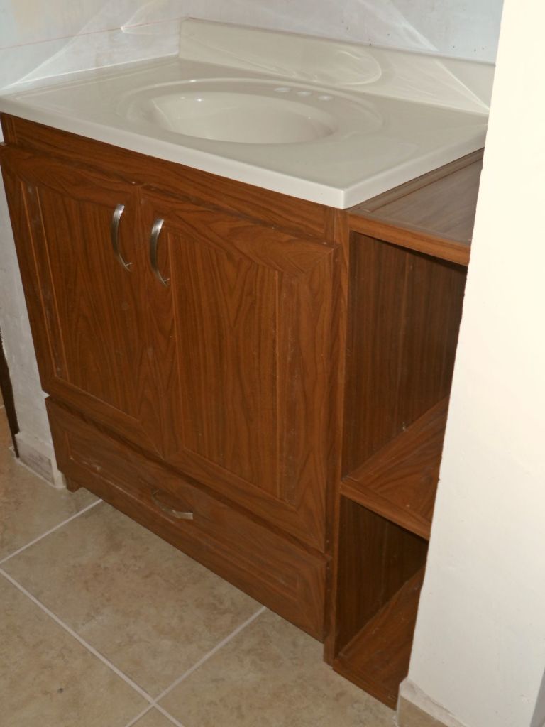 BATHROOM (2DOOR, 1DRAWER) PLASTIC BATHROOM